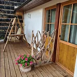 Uhtjaerve Uergoru Noiariik Oue Hostel Antsla