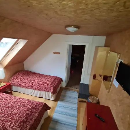 Uhtjärve ürgoru Nõiariik Hostal