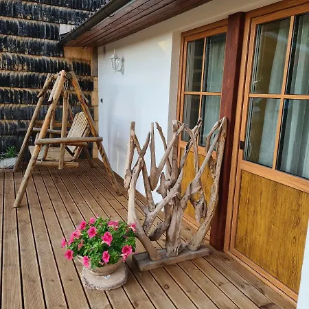Uhtjärve ürgoru Nõiariik Hostal Antsla