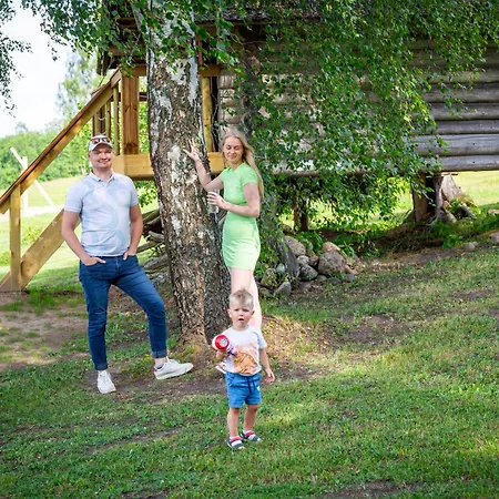 Hostel Uhtjaerve Uergoru Noiariik *