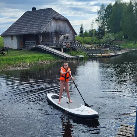 Hostel Uhtjaerve Uergoru Noiariik *