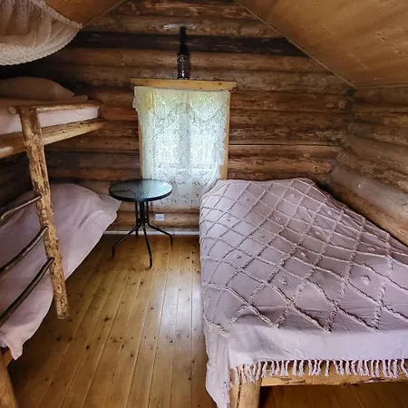 Uhtjärve ürgoru Nõiariik Hostal