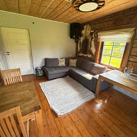 Hostel Uhtjaerve Uergoru Noiariik Antsla