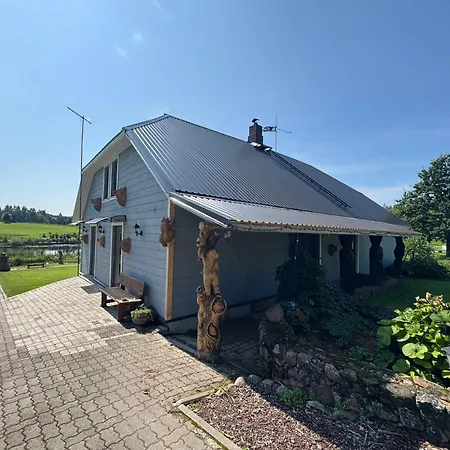 Uhtjaerve Uergoru Noiariik * Antsla