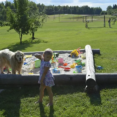 Hostel Uhtjaerve Uergoru Noiariik *