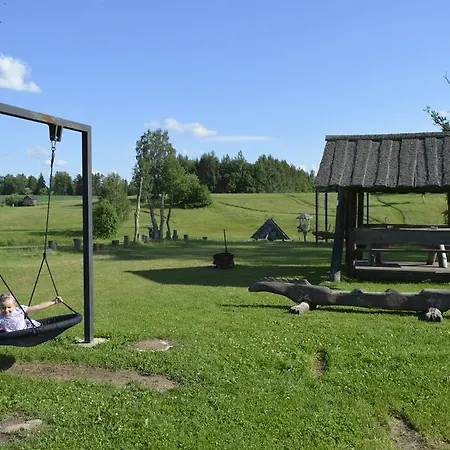 Hostel Uhtjaerve Uergoru Noiariik *