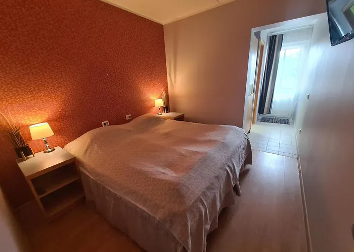 Uhtjaerve Uergoru Noiariik Oue * Antsla