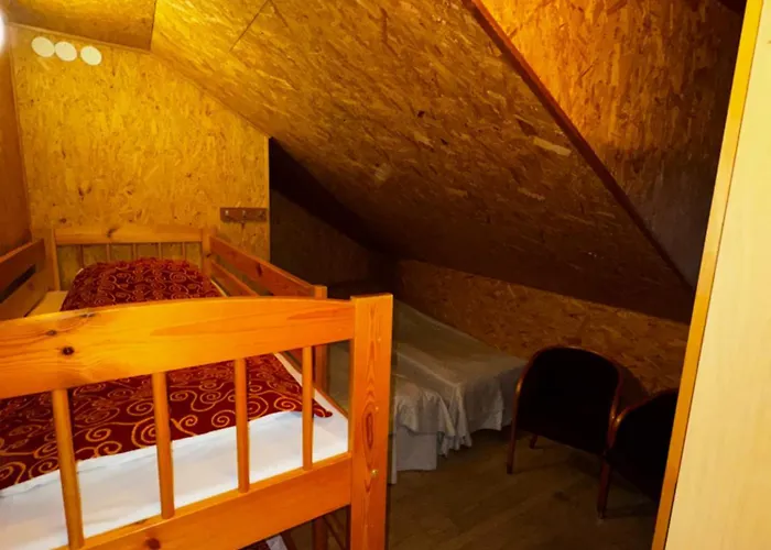 Hostel Uhtjaerve Uergoru Noiariik *