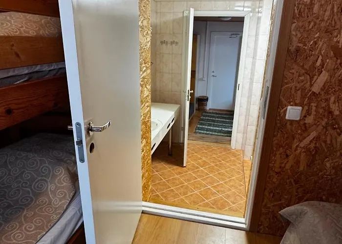 Uhtjaerve Uergoru Noiariik