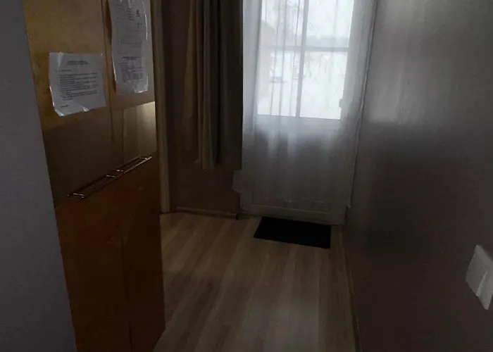 Uhtjaerve Uergoru Noiariik Hostel *