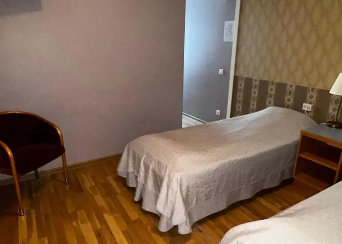 Hostel Uhtjaerve Uergoru Noiariik *